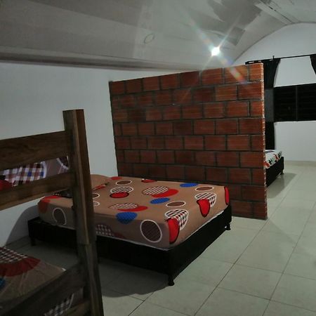 Hotel Low Cost La Dorada Exteriör bild